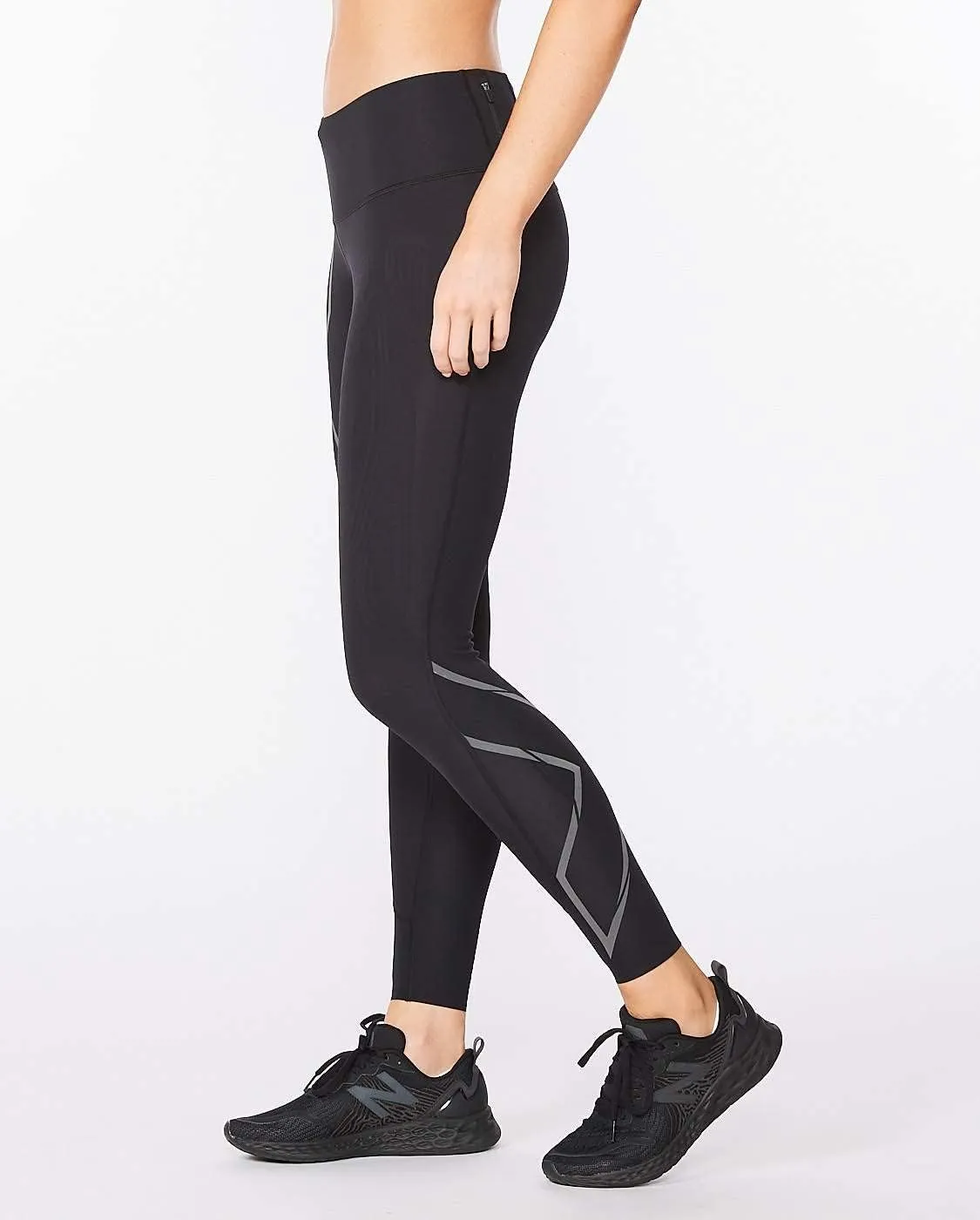 2XU Women's Light Speed Compression Tights - Lightweight & Flexible Support for Improved Running Performance