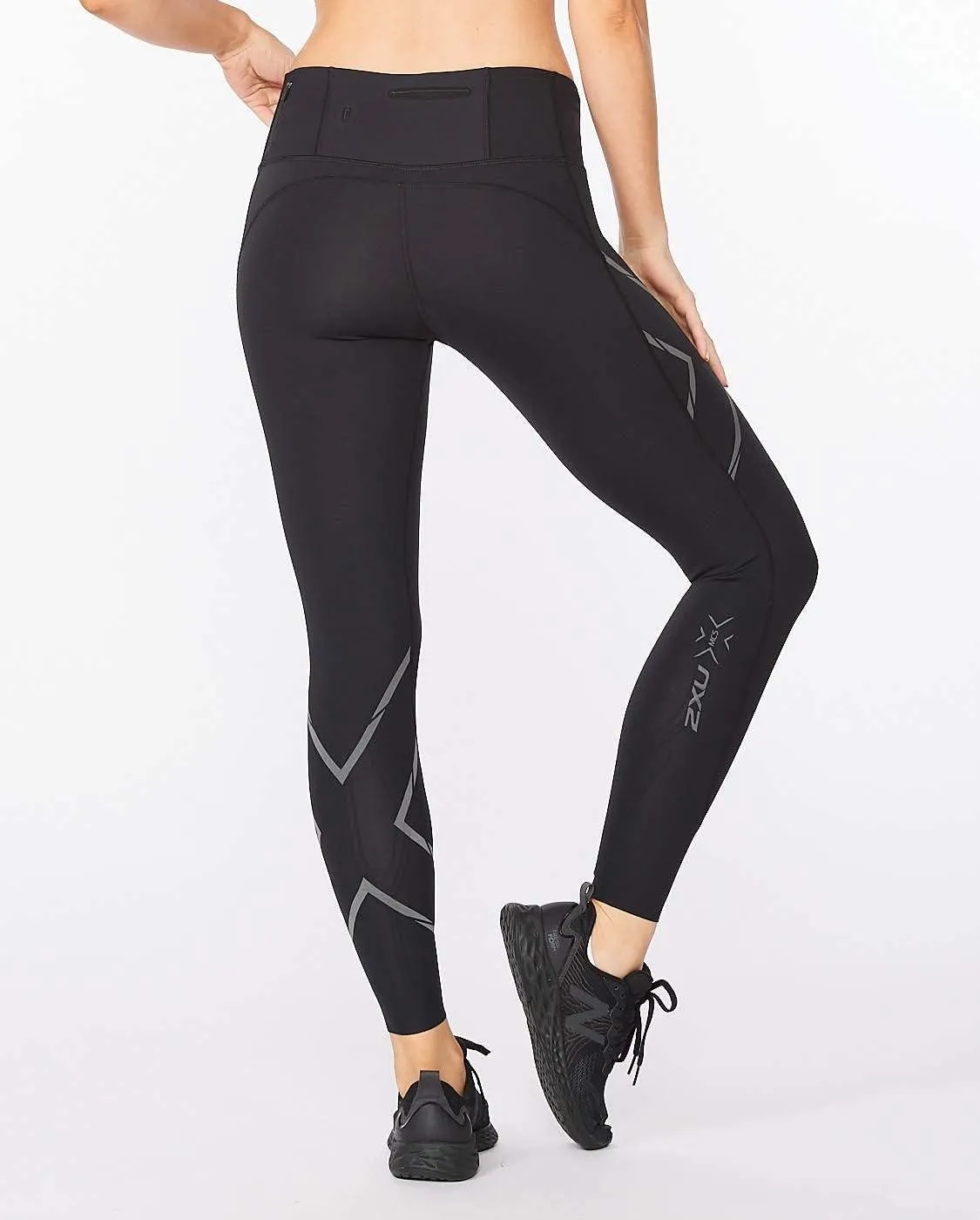 2XU Women's Light Speed Compression Tights - Lightweight & Flexible Support for Improved Running Performance