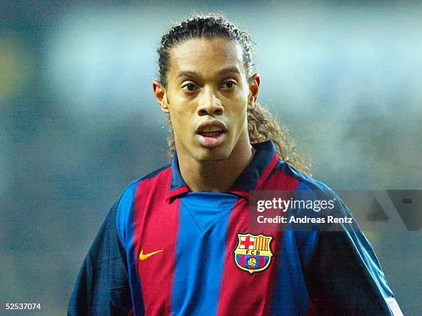 Barcelona Retro Jersey 2003 - Ronaldinho #10