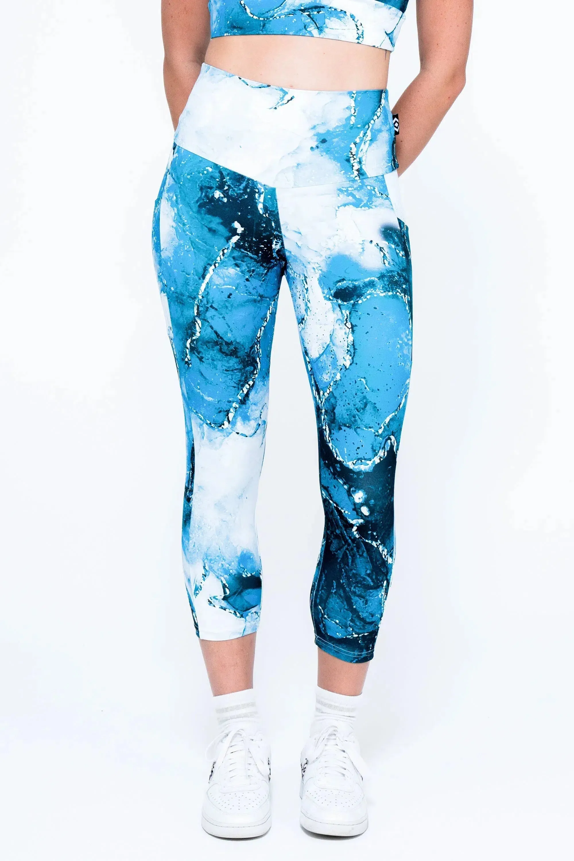 Body Contouring Panel Pocket High Waisted Capri Leggings - Glacier Girl