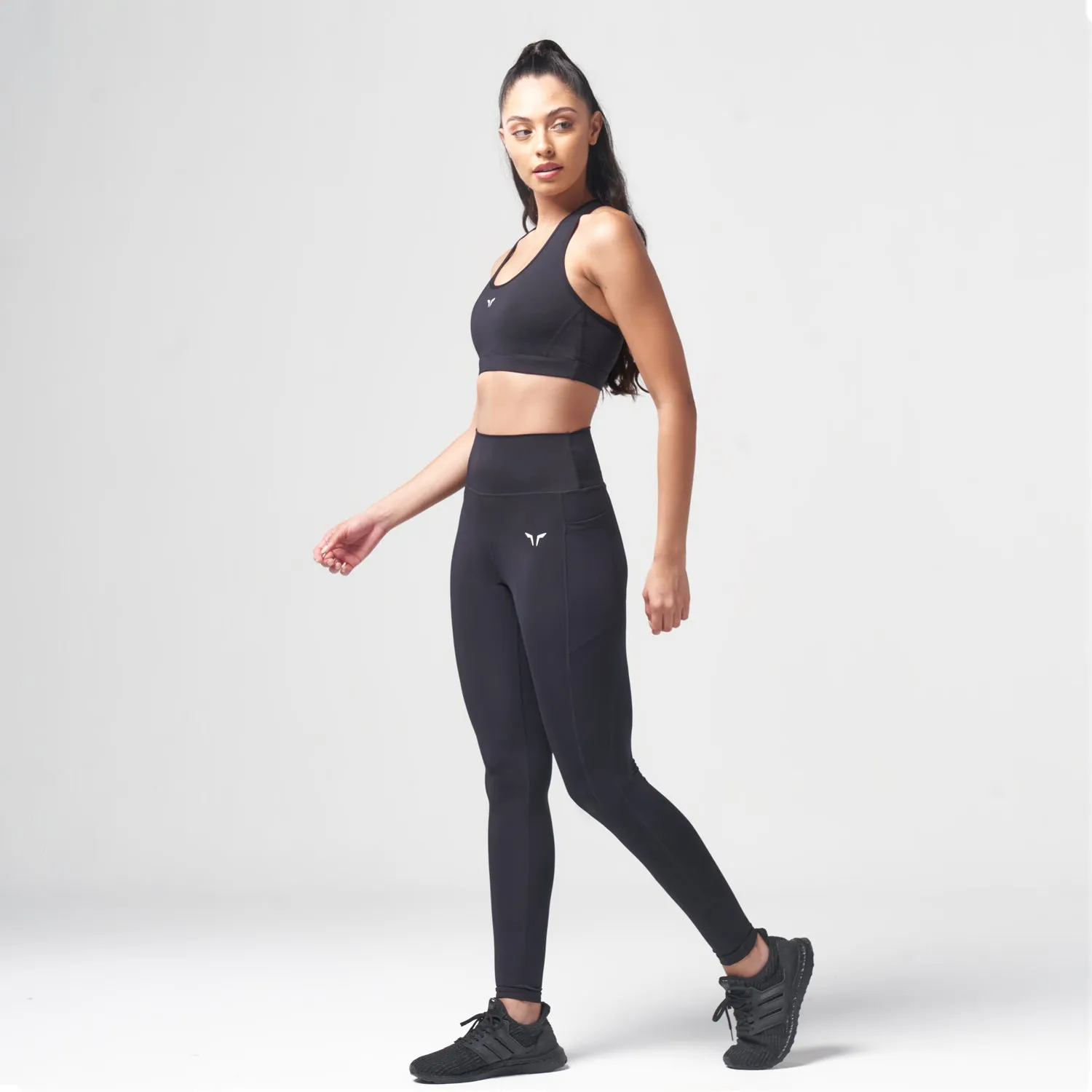 Essential Medium Impact Bra - Black
