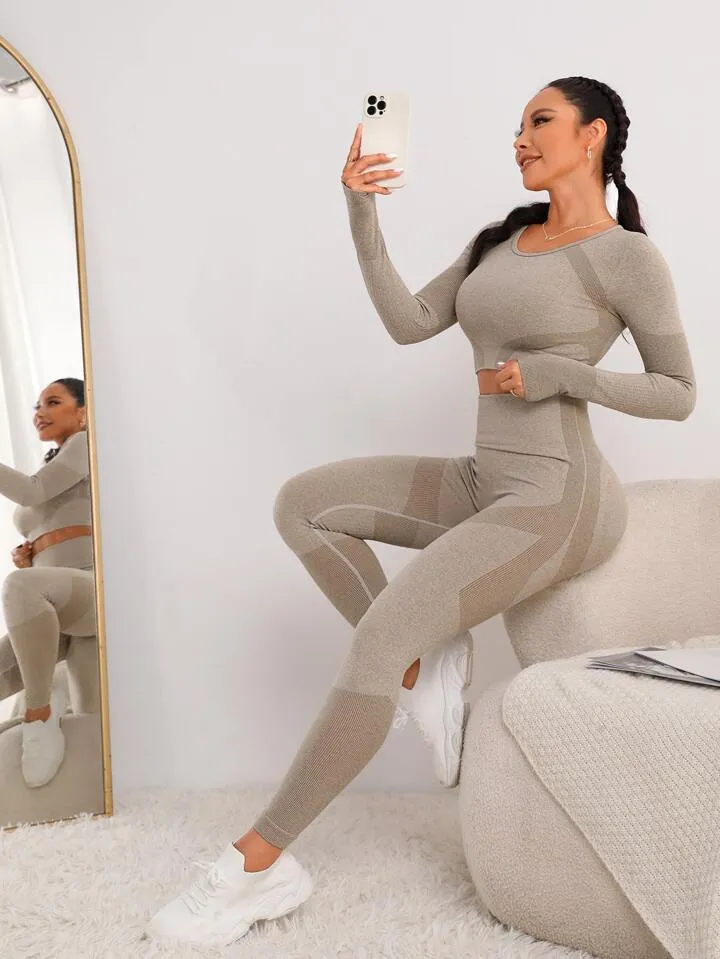 Seamless long-sleeved yoga set